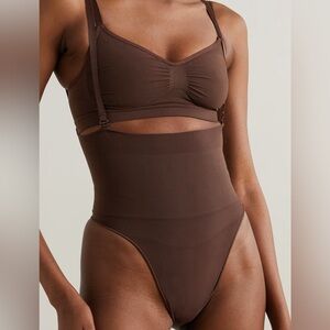 SKIMS Core Control High Waisted Thong w/ Removable Straps in Jasper Size Large.